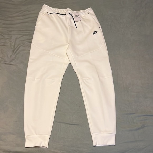 Nike Tech Fleece Tracksuit White/Black 2XTALL Jacket CU4489-100
Pants CU4495-100 - Picture 2 of 10